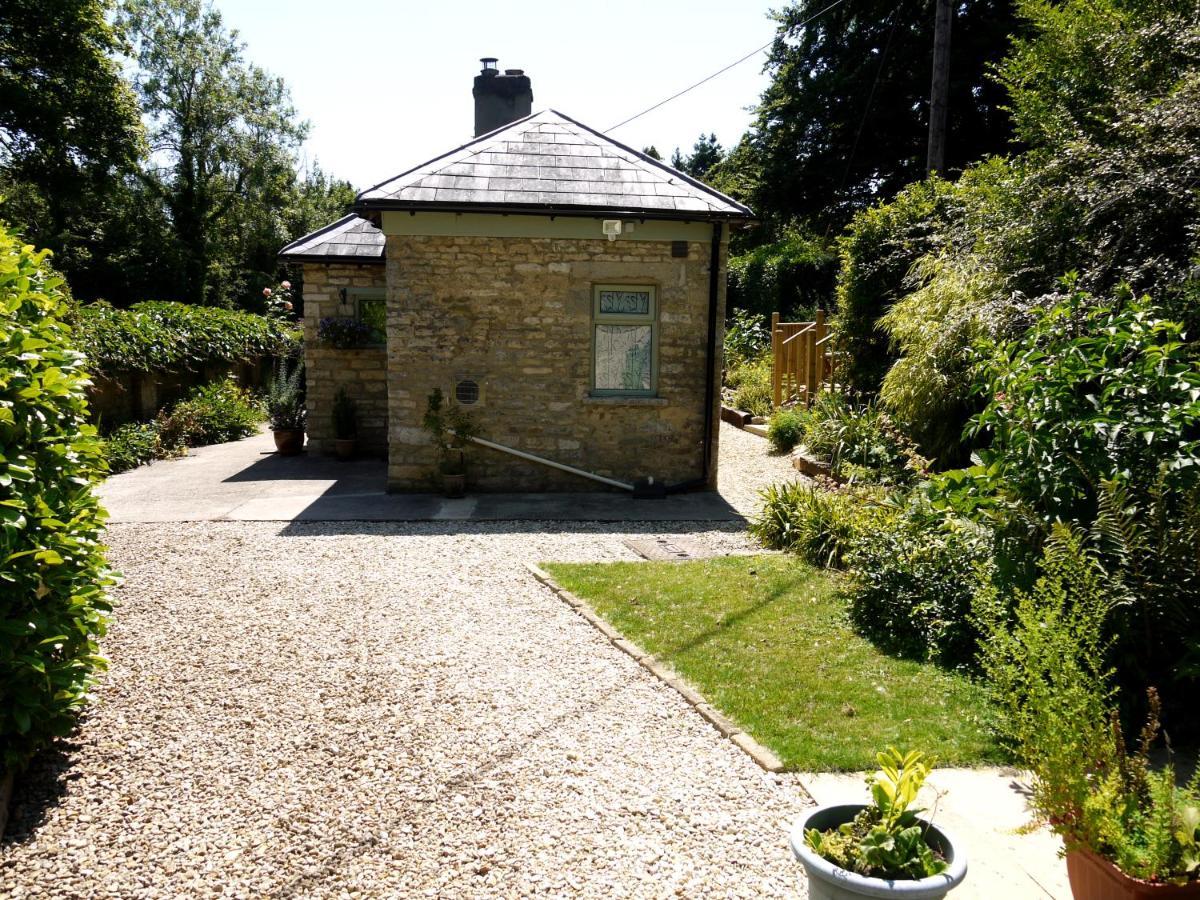 Cosy Stone Cottage, The Bungalow Perrotts Brook 시런세스터 외부 사진